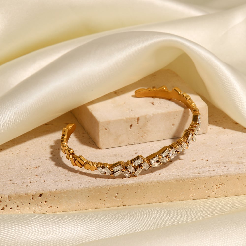 Fashion Titanium Steel Zircon Opening Bracelet for Women