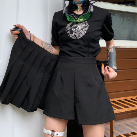 Large Pleated Skirt with Pockets and Elastic Waist